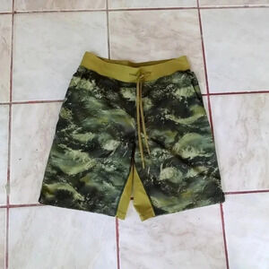 Lululemon Camo Green T.H.E. Linerless Shorts Men's Small